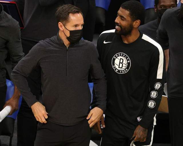 在接受采访 在接受采访