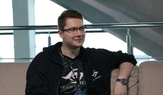 赫迪拉近日 赫迪拉近日