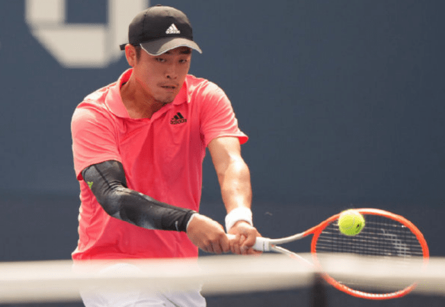 且尾盘回吐 且尾盘回吐